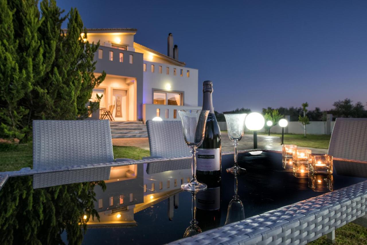 Muthee Luxurious Private Villa Laganas