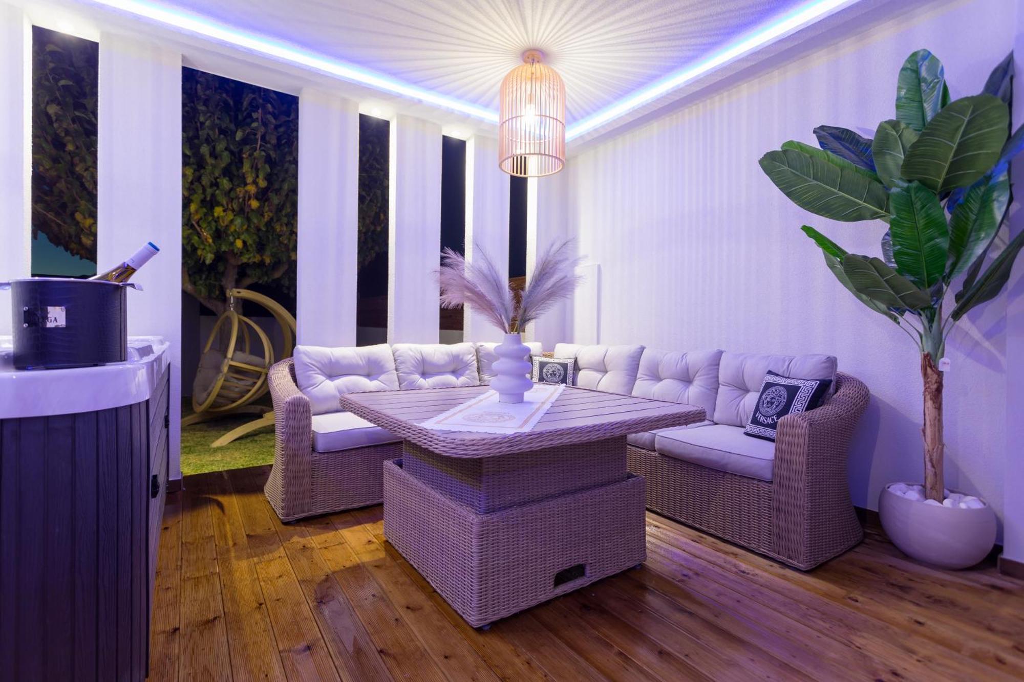 Villa Muthee Luxurious Private