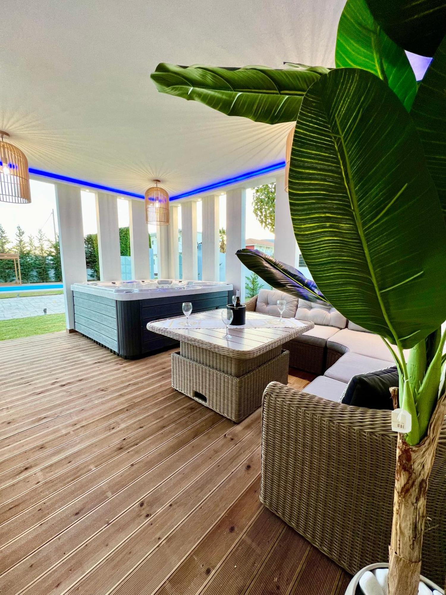 Vila Muthee Luxurious Private