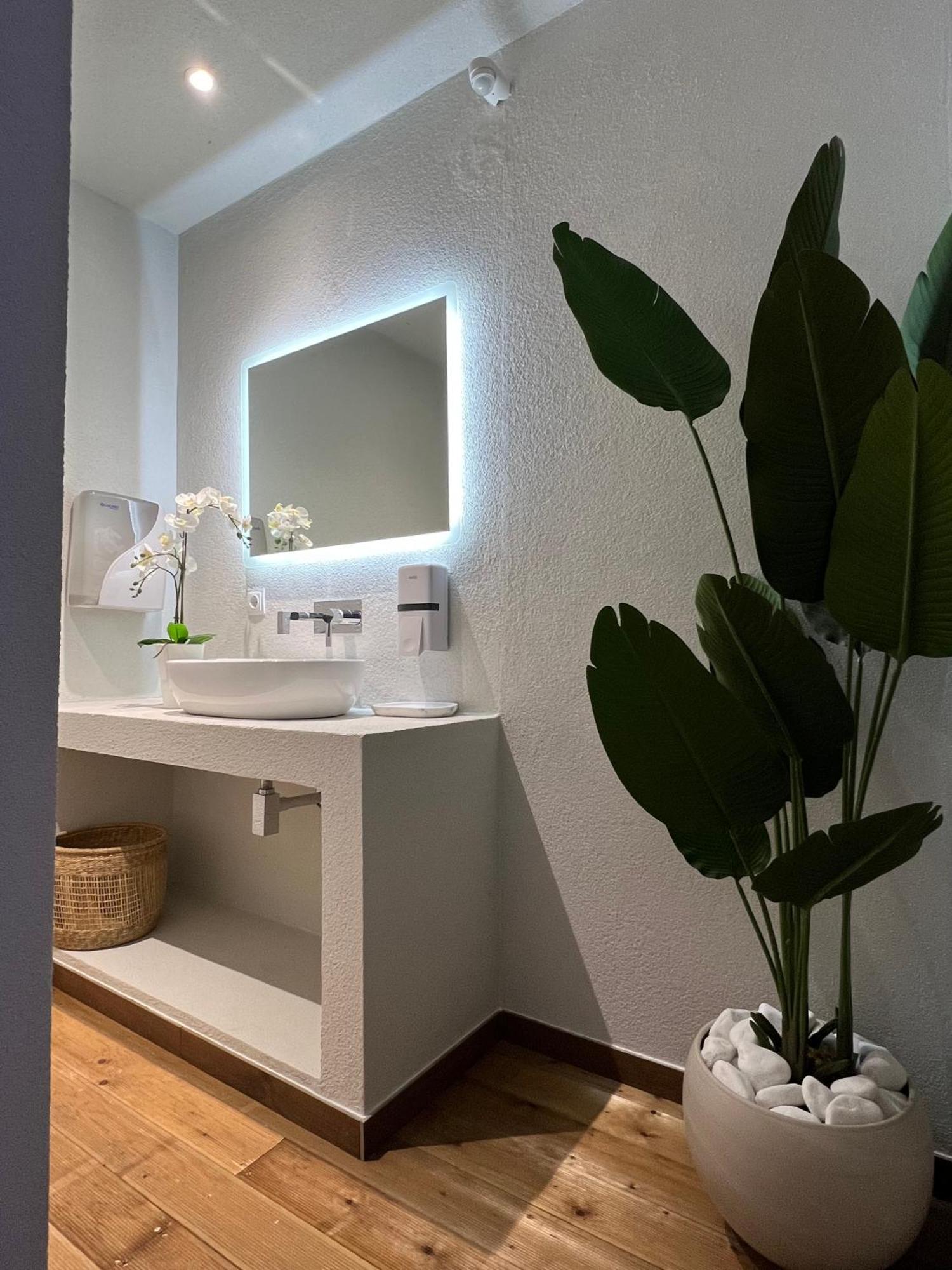 Muthee Luxurious Private Vila Laganas