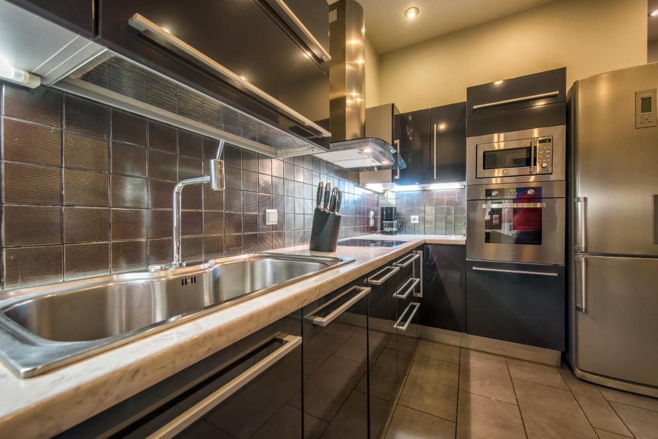 Muthee Luxurious Private Laganas